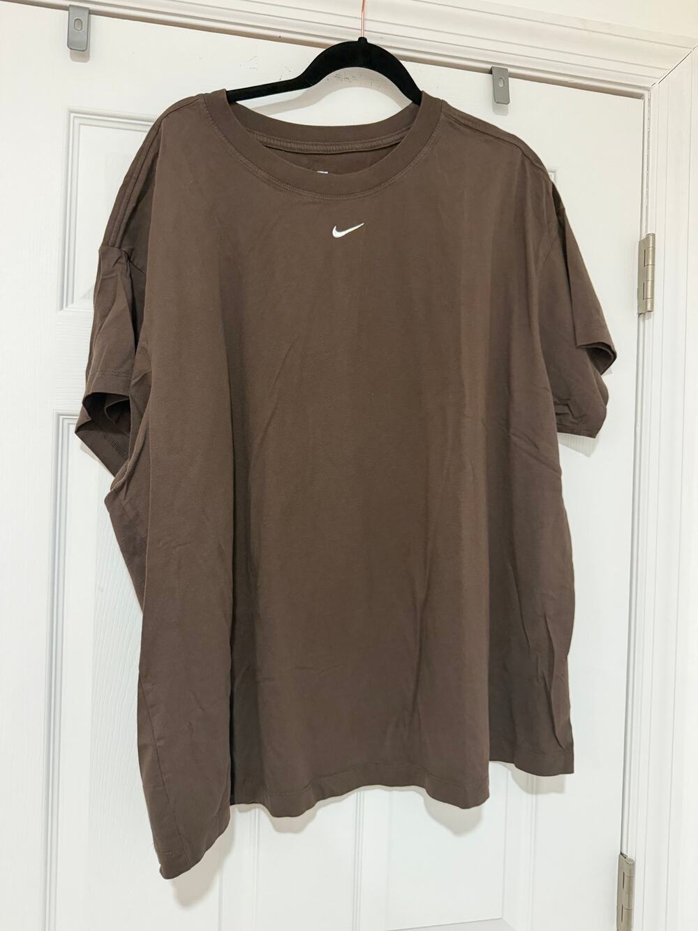 Nike - Women's Plus - Oversized Loose Short-Sleeve T-Shirt - 2X - Brown